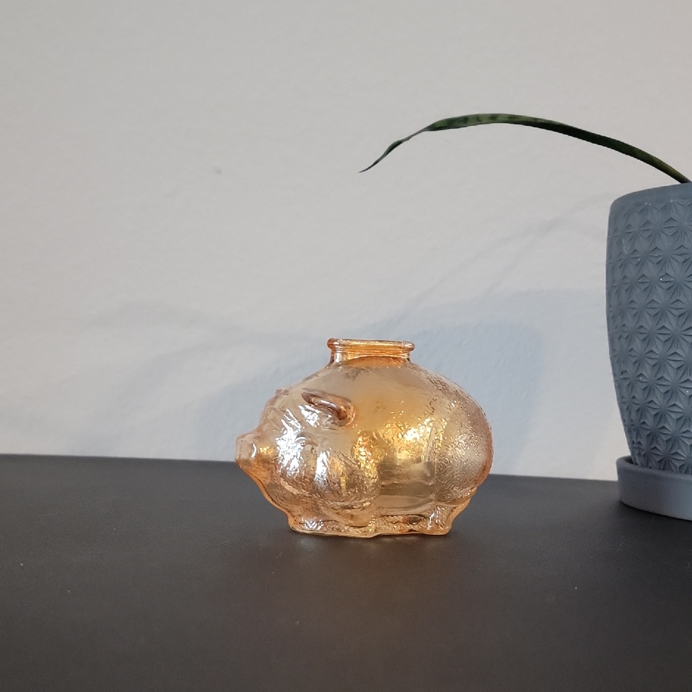 ​Vintage 1950s Anchor Hocking Amber Carnival Glass Piggy Bank.